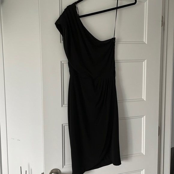 Michael Kors one shoulder black dress size 2. Barely worn - Picture 1 of 8